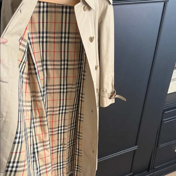 Burberry Beige Long Trench Coat - Picture 7 of 16